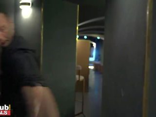 Gyzlar klub taýlandly ýaşlar and haýran galdyryjy blondinka fight then fuck doorman