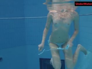 Bouncing Booty in a Underwater movie