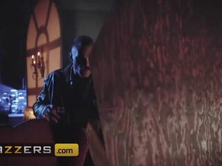 Sexy asiatisk vampyr kendra spade craves stikk i halloween parodi x karakter film movs