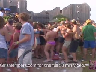 大学 女の子 ストリップ 裸 上の ステージ で フロント の 巨大な 群集 汚い フィルム ビデオ