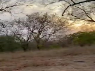Venkovní špinavý video během safari anděl emily - mysexmobile
