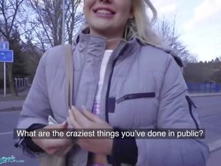 Pubblico agente inglese turista gina varney succhia ceco pene