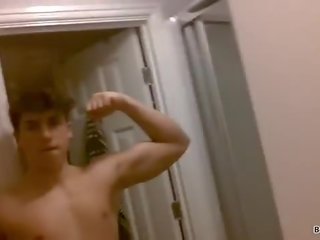 Jock dušas ir flexing