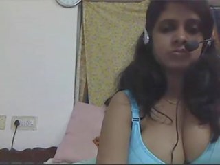 India aficionado grande teta poonam bhabhi en vivir cámara película masturbándose